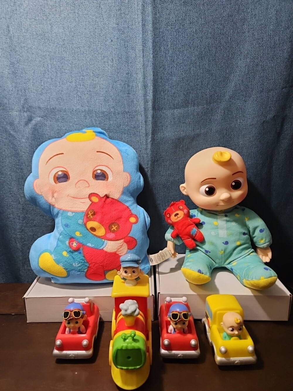 CoComelon Toy Box Musical Bedtime JJ Doll Plush Pillow 4 Mini Vehicles Jazwares - Picture 2 of 16
